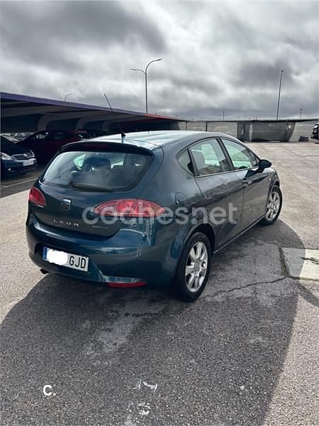 Usado Seat Leon Ecomotive 105 CV (77 kW) 2008 Azul Utilitario