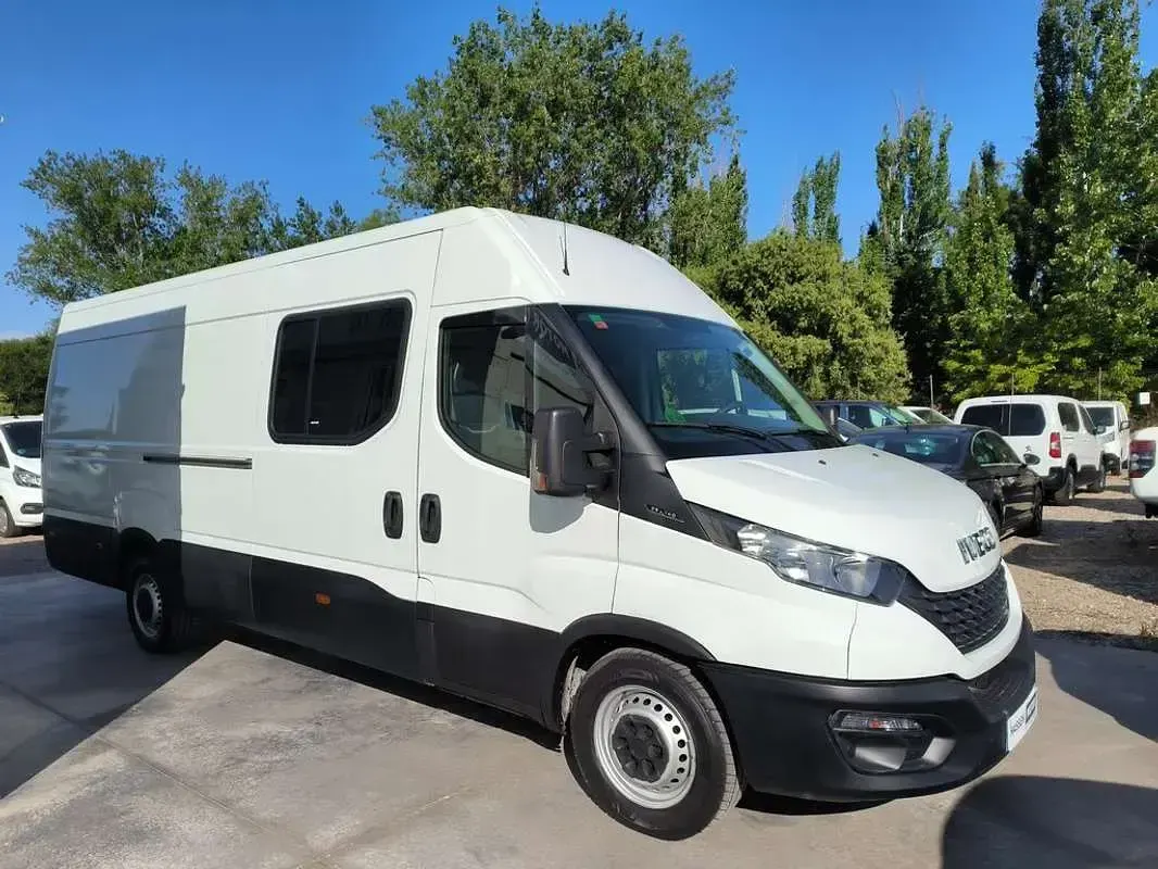 Usado Iveco Daily 136 CV (100 kW) 2021 Blanco Van