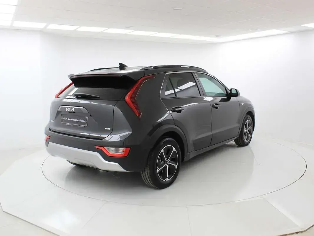 Usado Kia Niro 141 CV (103 kW) 2022 Gris SUV