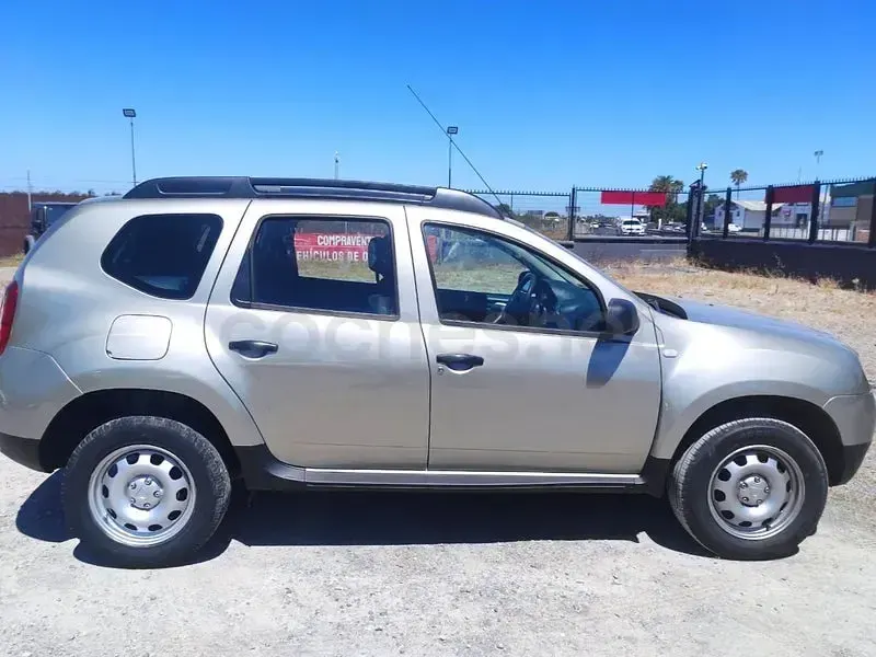 Usado Dacia Duster Ambiance 90 CV (66 kW) 2011 Marrón SUV