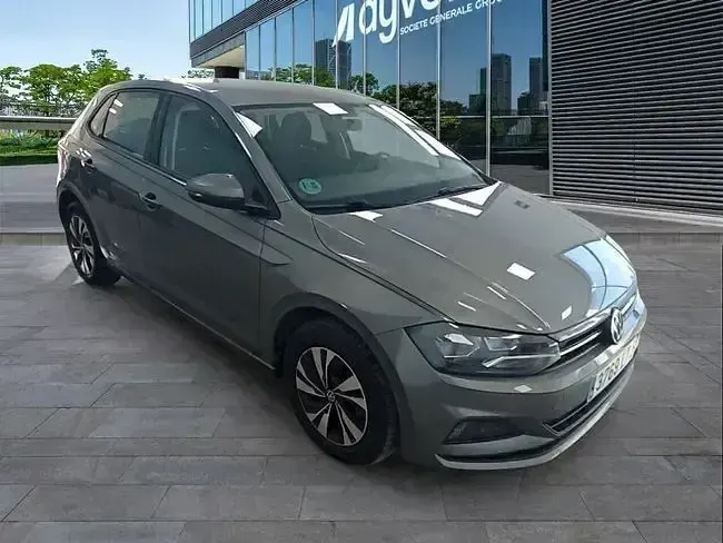 Usado VW Polo Advance 95 CV (69 kW) 2021 Gris Utilitario