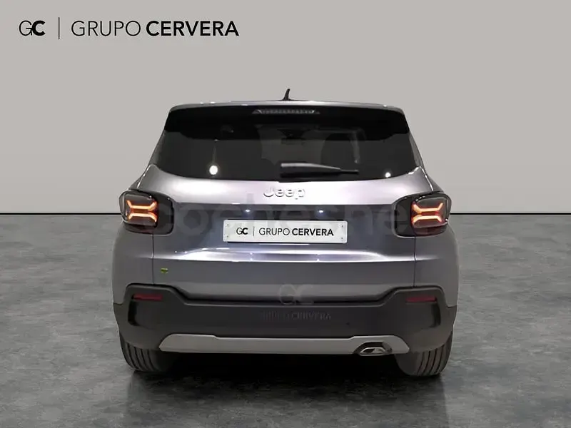 Nuevo Jeep Avenger 110 CV (80 kW) 2026 Gris / plata SUV