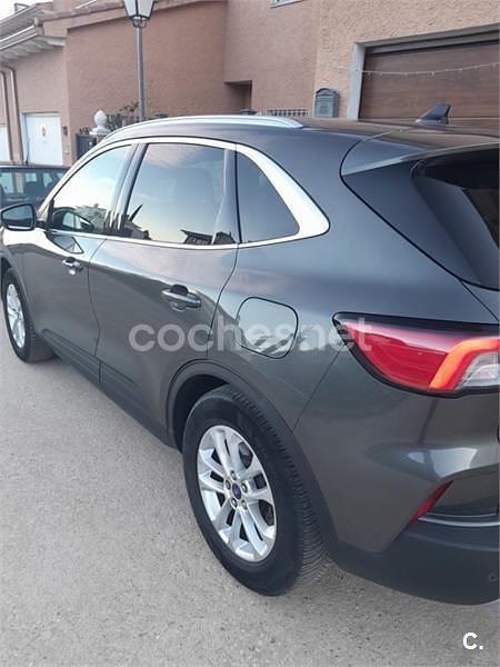 Usado Ford Kuga Titanium 150 CV (110 kW) 2020 Gris / plata SUV