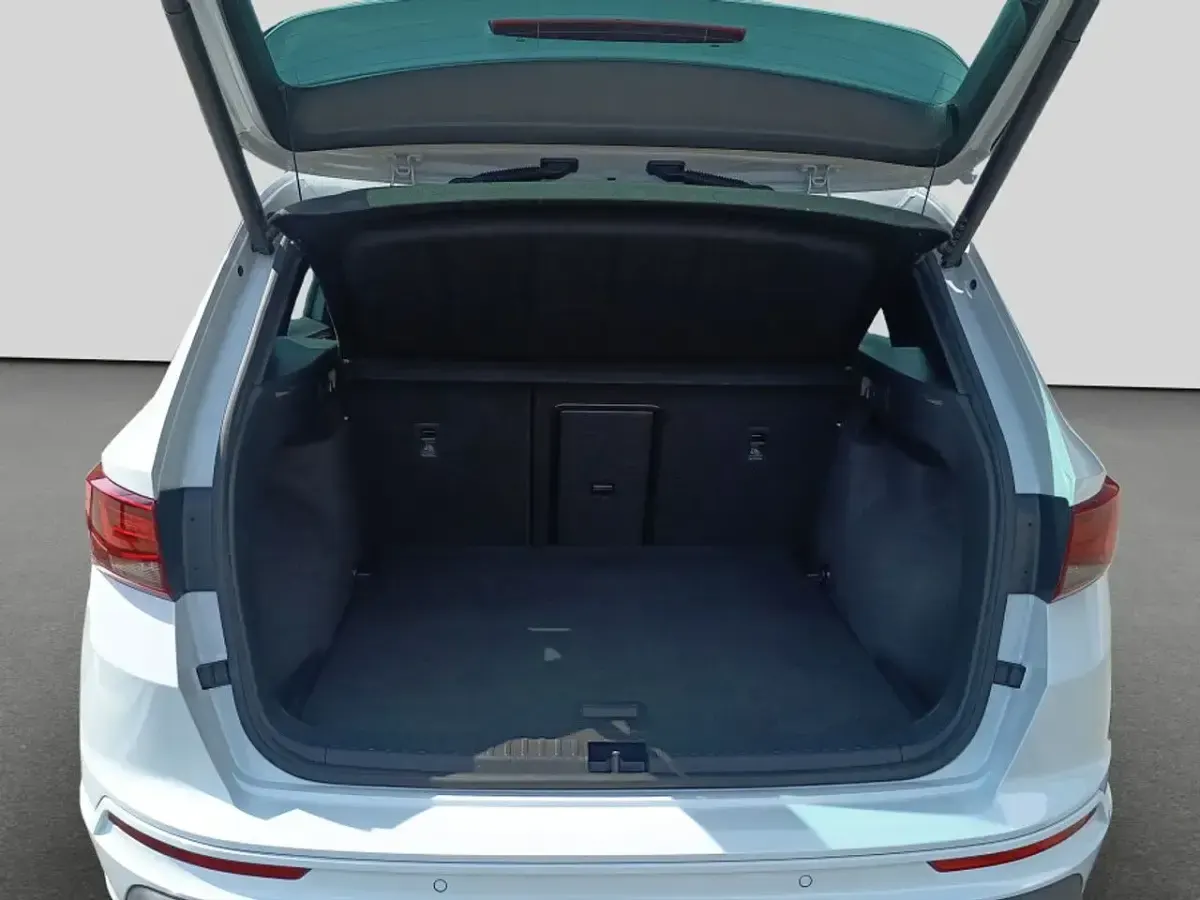 Usado Seat Ateca FR 150 CV (110 kW) 2022 Blanco SUV