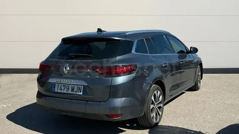 Usado Renault Mégane GrandTour Techno 140 CV (102 kW) 2023 Gris / plata Familiar