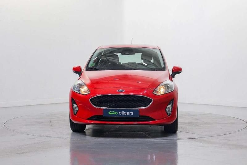 Usado Ford Fiesta Trend 86 CV (63 kW) 2018 Rojo Utilitario