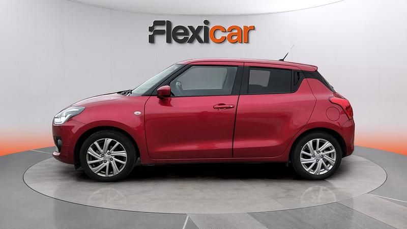 Usado Suzuki Swift 83 CV (61 kW) 2021 Rojo Utilitario