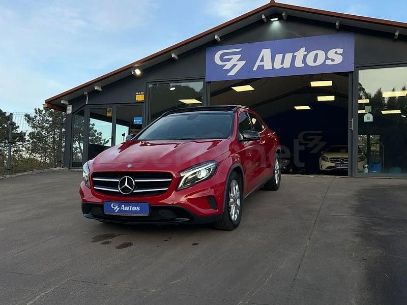 Usado Mercedes GLA200 Urban 156 CV (114 kW) 2014 Rojo SUV