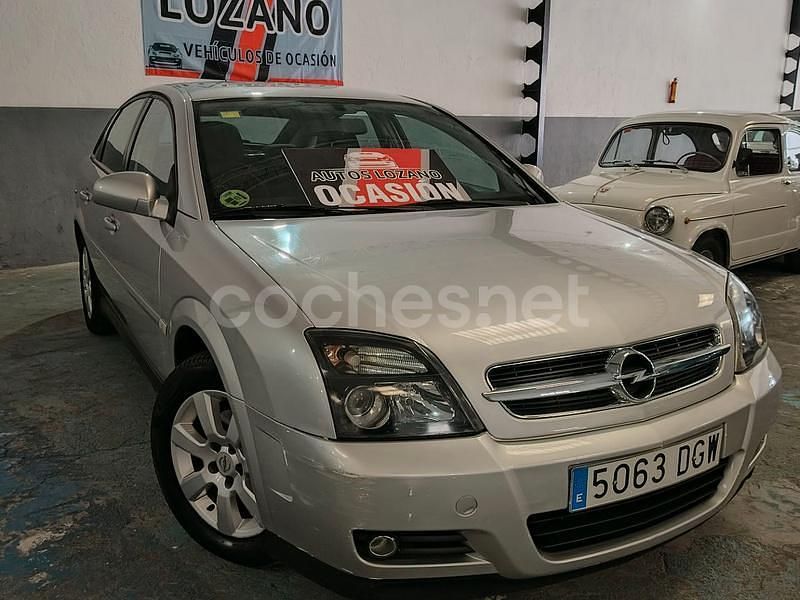 Gris / plata Usado 2005 Opel Vectra Comfort Berlina | 3400 € (Precio justo) - Imagen 1/4