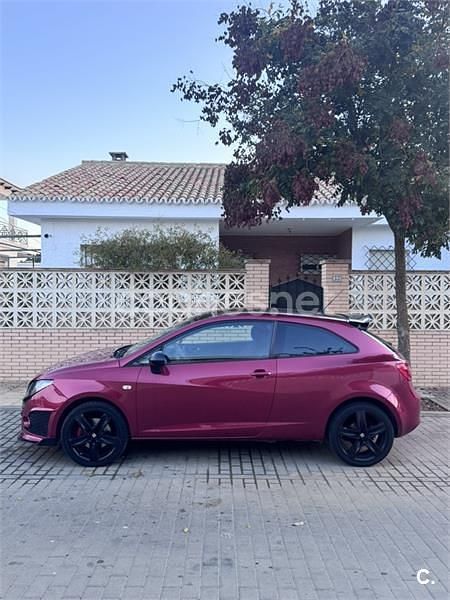 Usado Seat Ibiza SC FR 143 CV (105 kW) 2010 Granate Utilitario