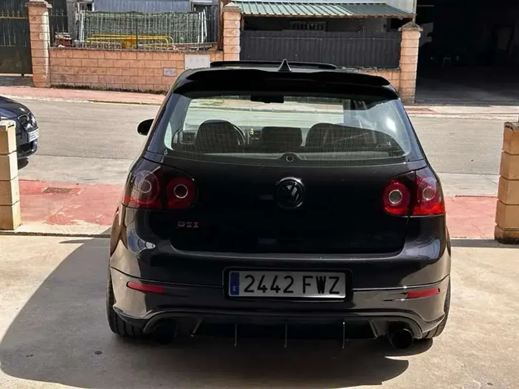 Usado VW Golf V GTI 200 CV (147 kW) 2007 Negro Utilitario