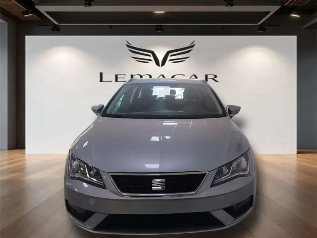 Usado Seat Leon ST Reference 116 CV (85 kW) 2020 Gris Familiar