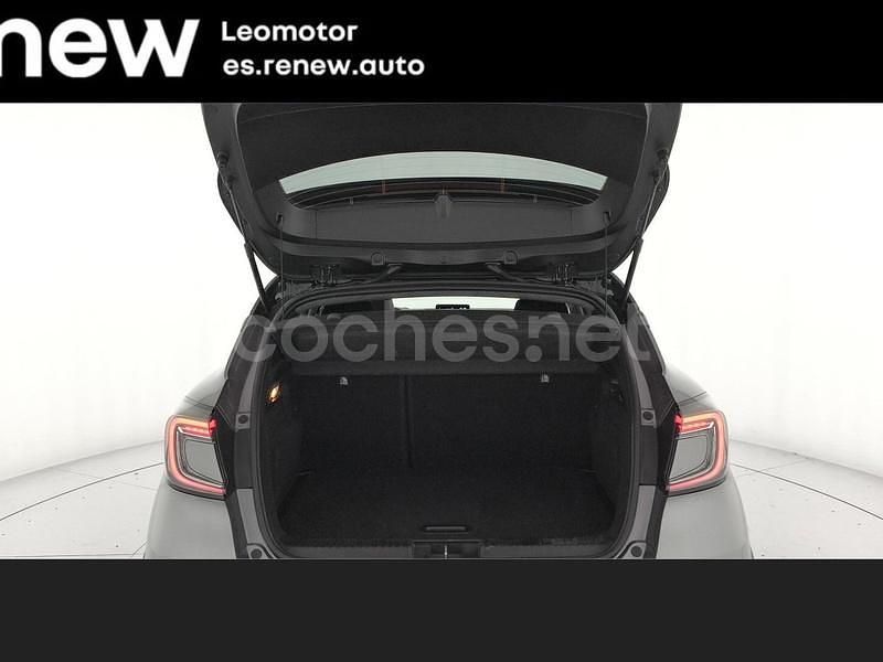 Usado Renault Captur Techno 100 CV (73 kW) 2025 Gris / plata SUV