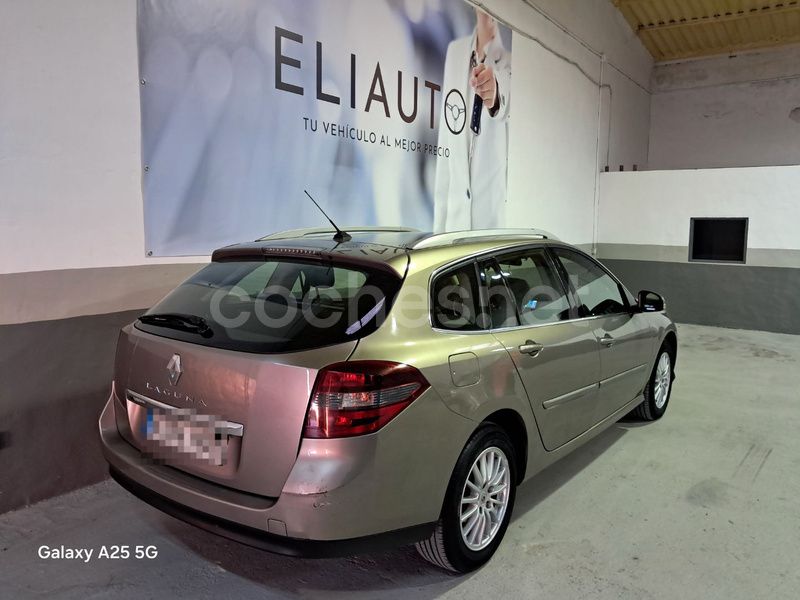 Beige Usado 2011 Renault Laguna III Dynamique Familiar | 5990 € (Precio justo) - Imagen 1/4