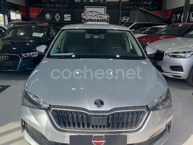 Usado Skoda 110 R Ambition 110 CV (80 kW) 2022 Gris / plata Berlina