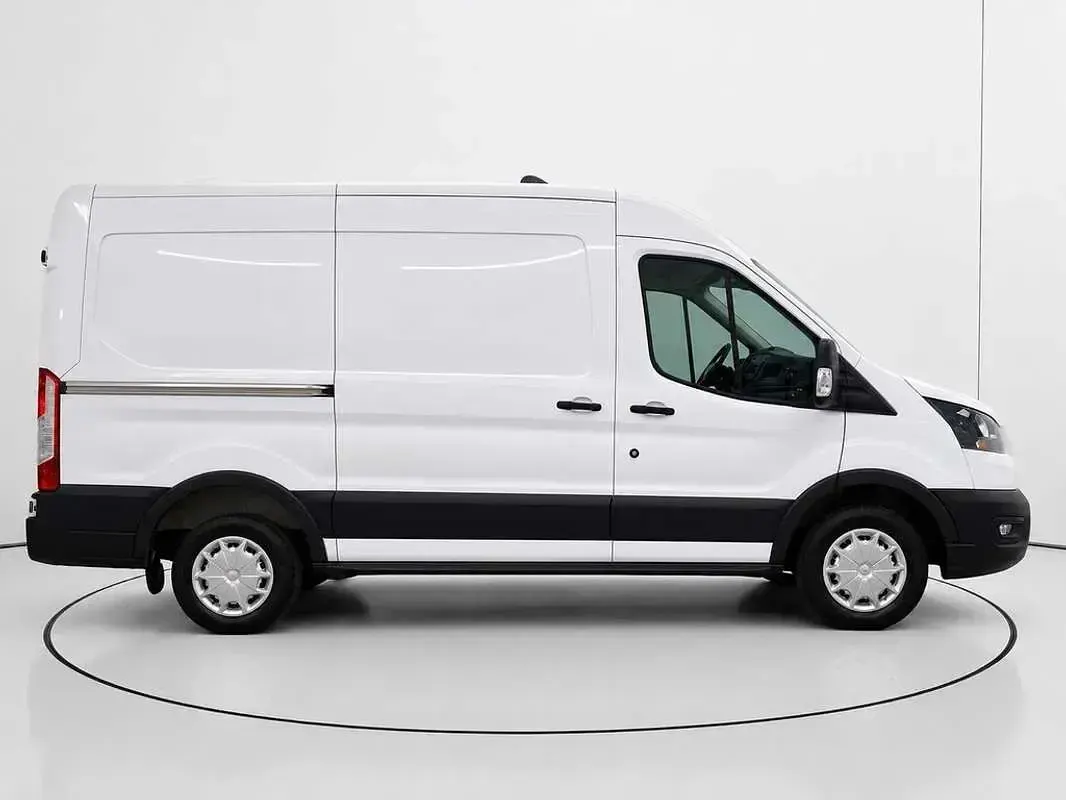Usado Ford Transit Trend 131 CV (96 kW) 2024 Blanco Van