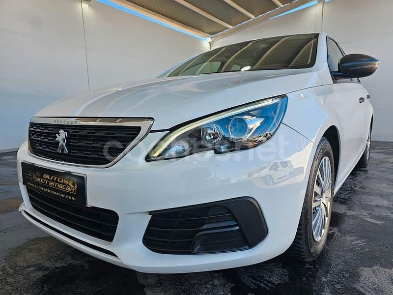 Usado Peugeot 308 Access 100 CV (73 kW) 2019 Blanco Berlina