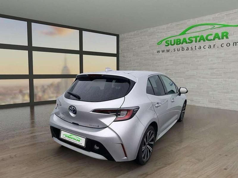 Usado Toyota Corolla Style 122 CV (89 kW) 2022 Gris Berlina