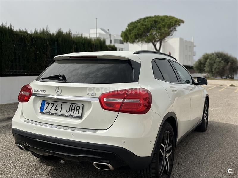 Usado Mercedes GLA200 Urban 136 CV (100 kW) 2015 Blanco SUV