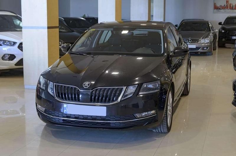 Usado Skoda Octavia Style 116 CV (85 kW) 2018 Negro Utilitario