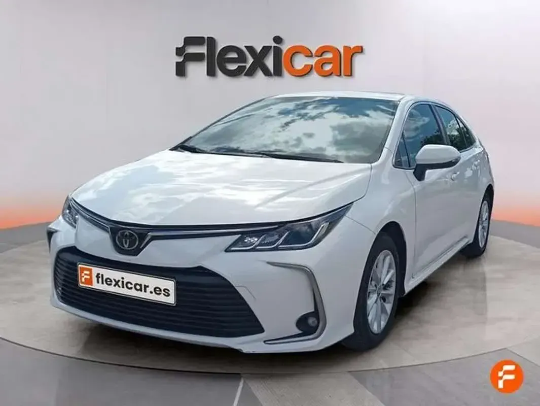Usado Toyota Corolla Active 125 CV (91 kW) 2023 Blanco Berlina