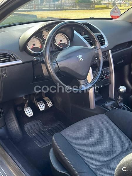Usado Peugeot 207 CC 120 CV (88 kW) 2008 Gris / plata Descapotable