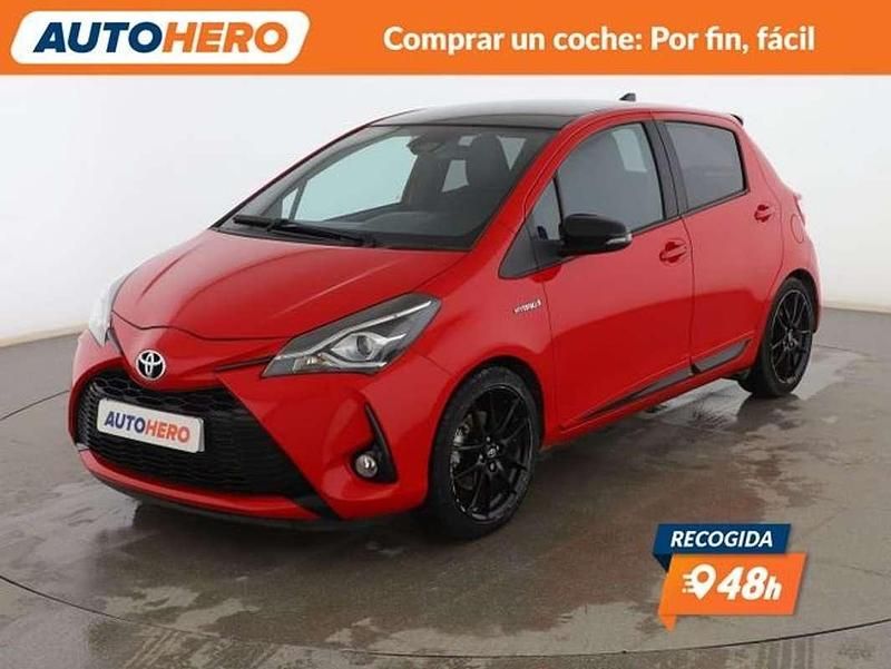 Usado Toyota Yaris Hybrid Active 101 CV (74 kW) 2019 Rojo Utilitario