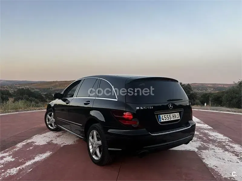 Usado Mercedes R320 224 CV (164 kW) 2008 Negro Familiar