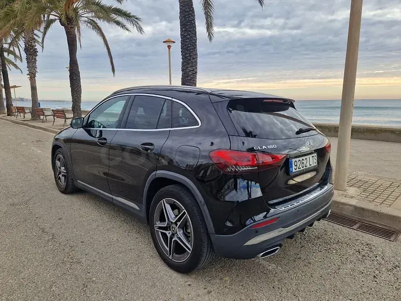 Occasion Mercedes GLA180 136 PK (100 kW) 2021 Zwart SUV