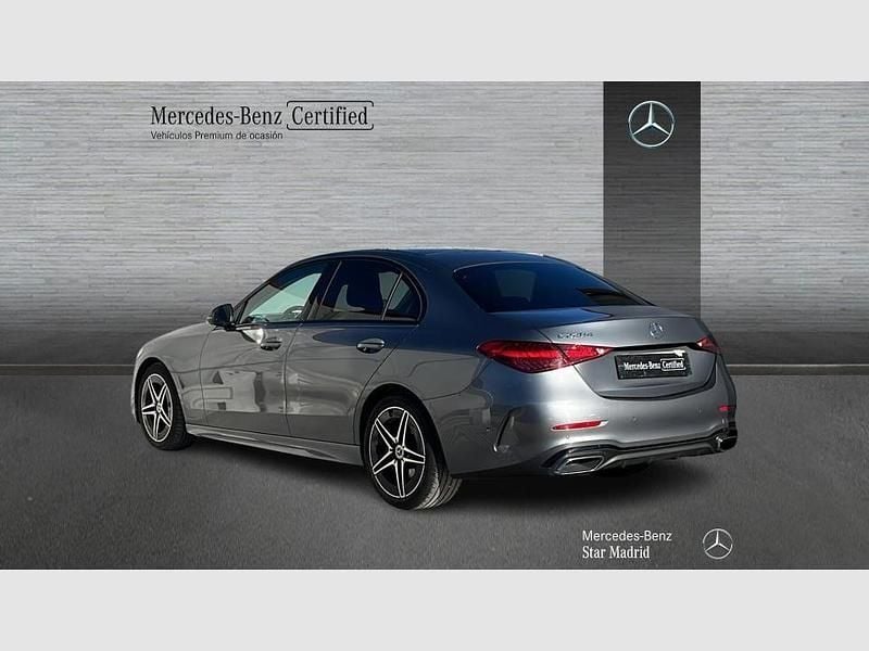 Usado Mercedes C220 AMG line 200 CV (147 kW) 2025 Gris selenita (metalizado) Berlina