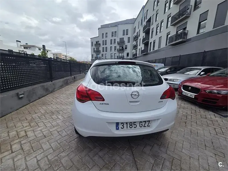 Brugt Opel Astra Enjoy 110 HK (80 kW) 2010 Hvid Stationcar