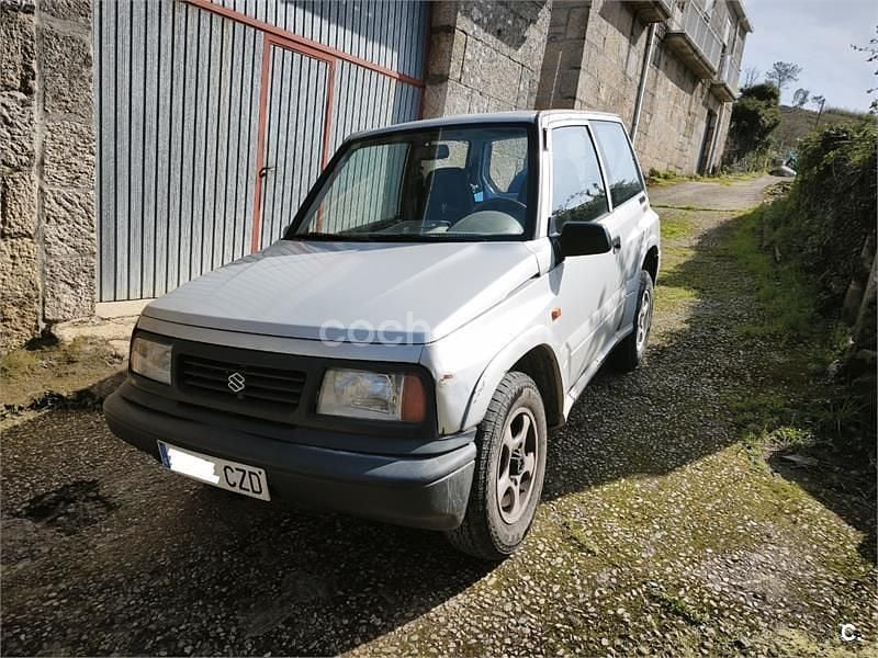 Begagnad Suzuki Vitara 90 HK (66 kW) 2004 Grå SUV