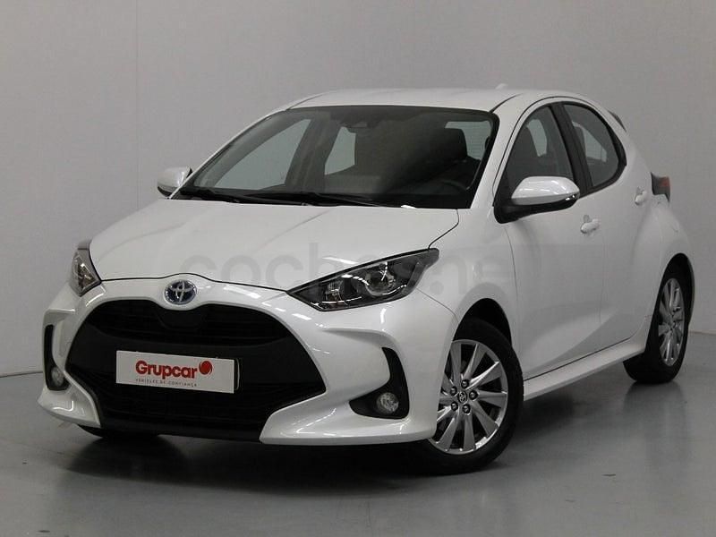 Usado Toyota Yaris Hybrid Business Edition 116 CV (85 kW) 2025 Blanco Berlina