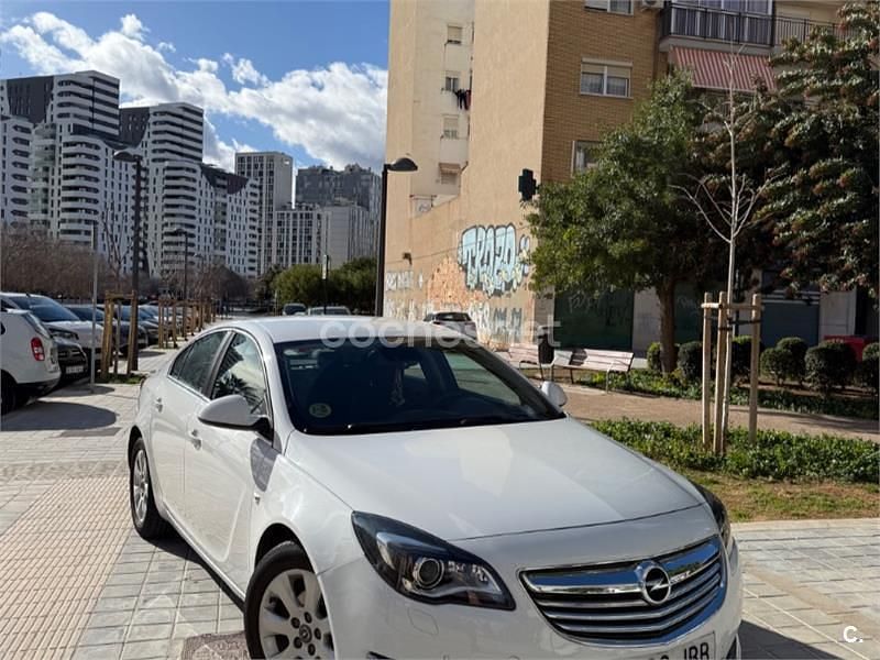 Usado Opel Insignia Selective 140 CV (102 kW) 2014 Blanco Berlina