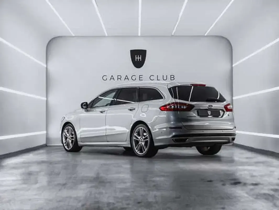 Usado Ford Mondeo Titanium 179 CV (131 kW) 2014 Plateado Familiar