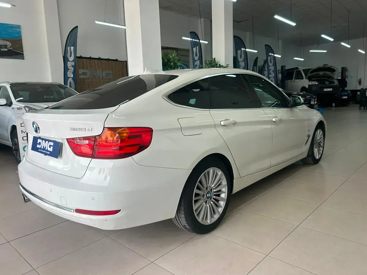 Usado BMW 320 Gran Turismo Luxury Line 190 CV (139 kW) 2015 Blanco Coupe