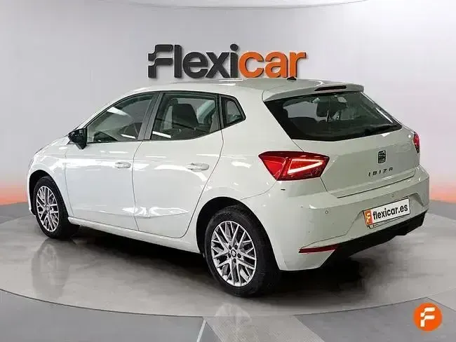 Usado Seat Ibiza Reference 80 CV (58 kW) 2018 Blanco Utilitario