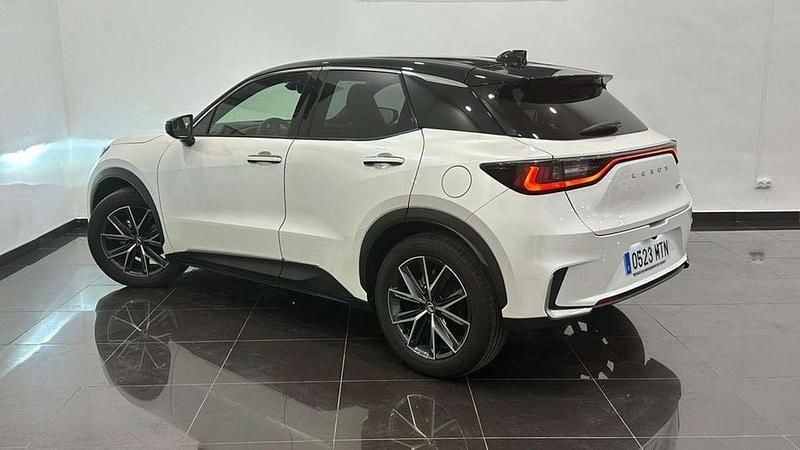 Usado Lexus LBX 137 CV (100 kW) 2024 Blanco SUV