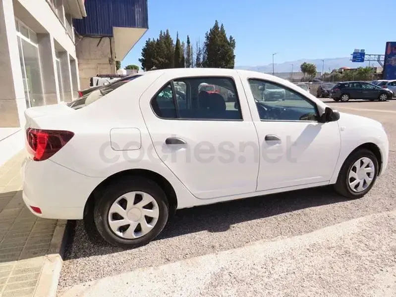 Usado Dacia Logan Essentiel 73 CV (53 kW) 2018 Blanco Berlina