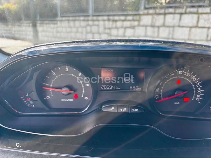 Usado Peugeot 208 Access 68 CV (50 kW) 2014 Blanco Utilitario