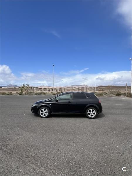 Usado Seat Leon Ecomotive 105 CV (77 kW) 2008 Negro Utilitario