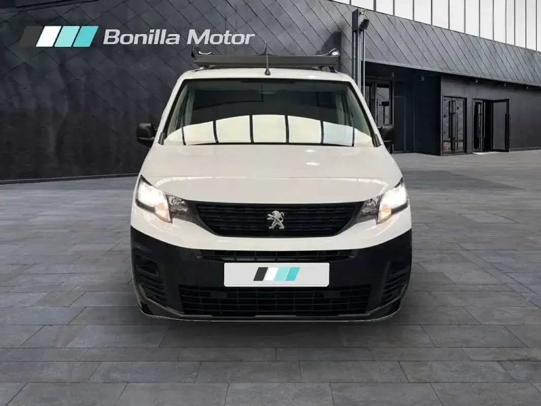 Usado Peugeot Partner 98 CV (72 kW) 2022 Blanco Monovolumen