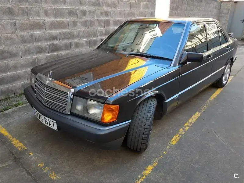 Usado Mercedes 190 136 CV (100 kW) 1990 Negro Berlina