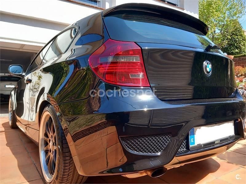 Usado BMW 116 122 CV (89 kW) 2011 Negro Utilitario