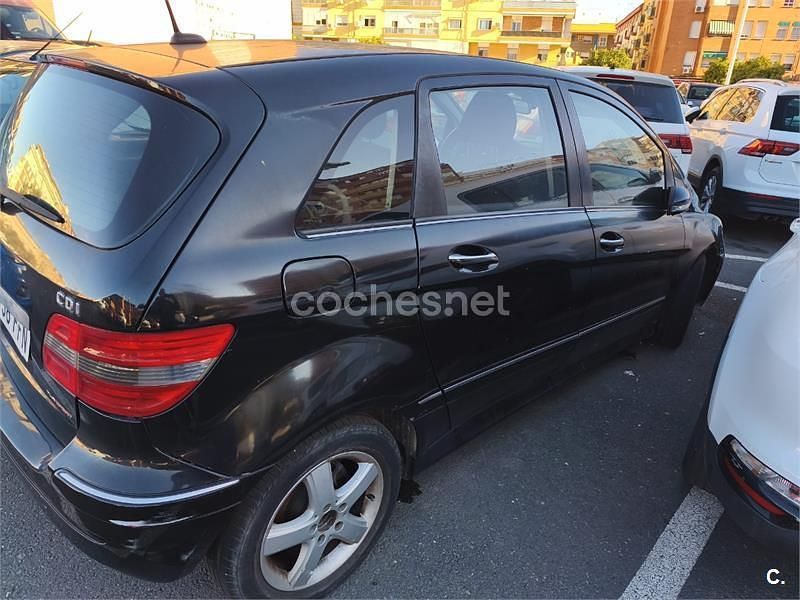 Usado Mercedes B200 140 CV (102 kW) 2006 Negro Monovolumen