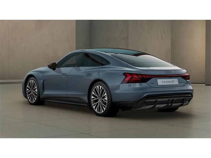 Nuevo Audi e-tron GT quattro 500 kW (680 CV) 2025 Gris kemora Berlina