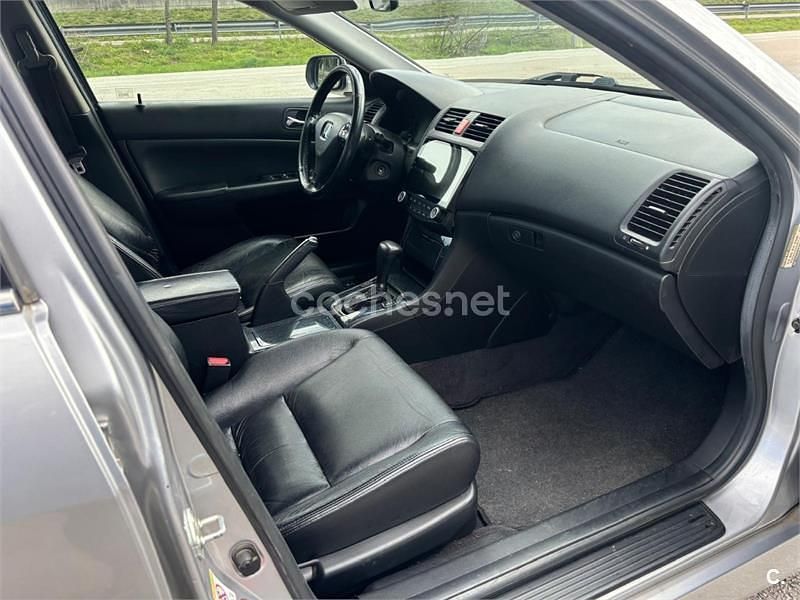 Usado Honda Accord Executive 190 CV (139 kW) 2003 Gris / plata Berlina