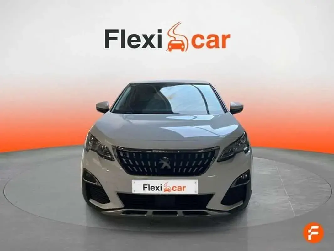 Usado Peugeot 3008 Allure 131 CV (96 kW) 2018 Blanco SUV