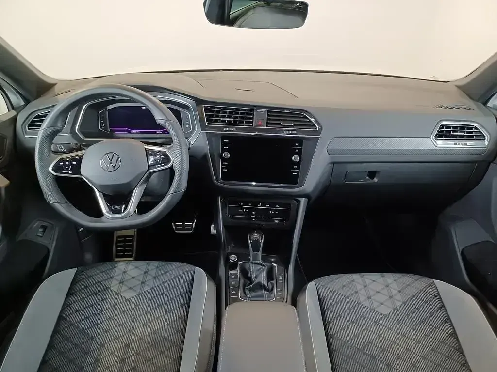 Usado VW Tiguan R-line 150 CV (110 kW) 2023 Blanco SUV