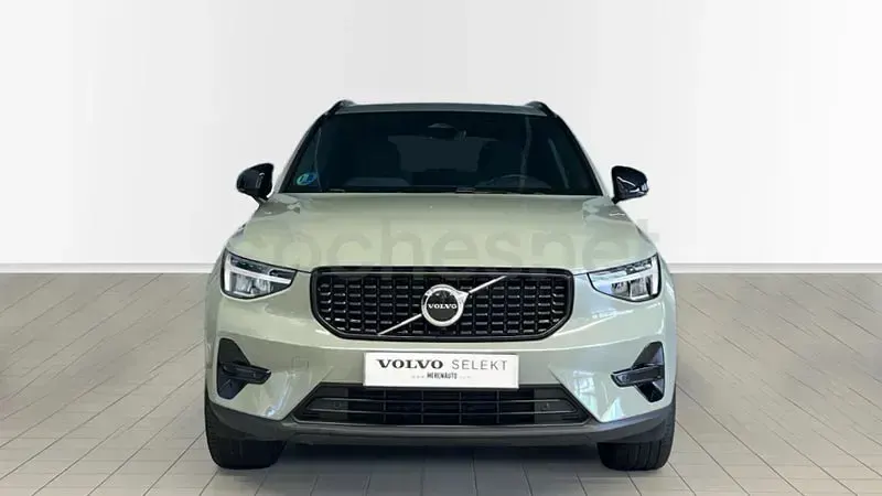 Usado Volvo XC40 Plus 163 CV (119 kW) 2025 Verde SUV